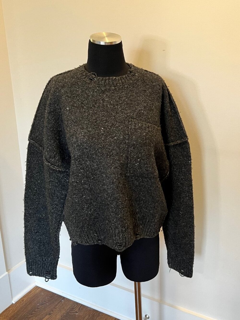 Men's Hudson crew neck sweater sz M in charcoal